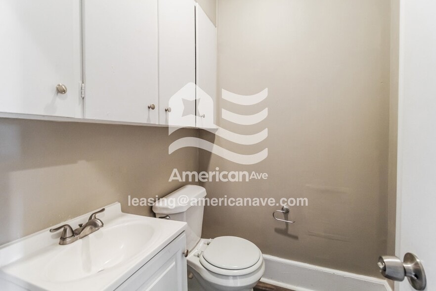 Building Photo - 1141 Boulevard