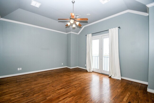 Building Photo - 2222 Hilshire Lake Dr