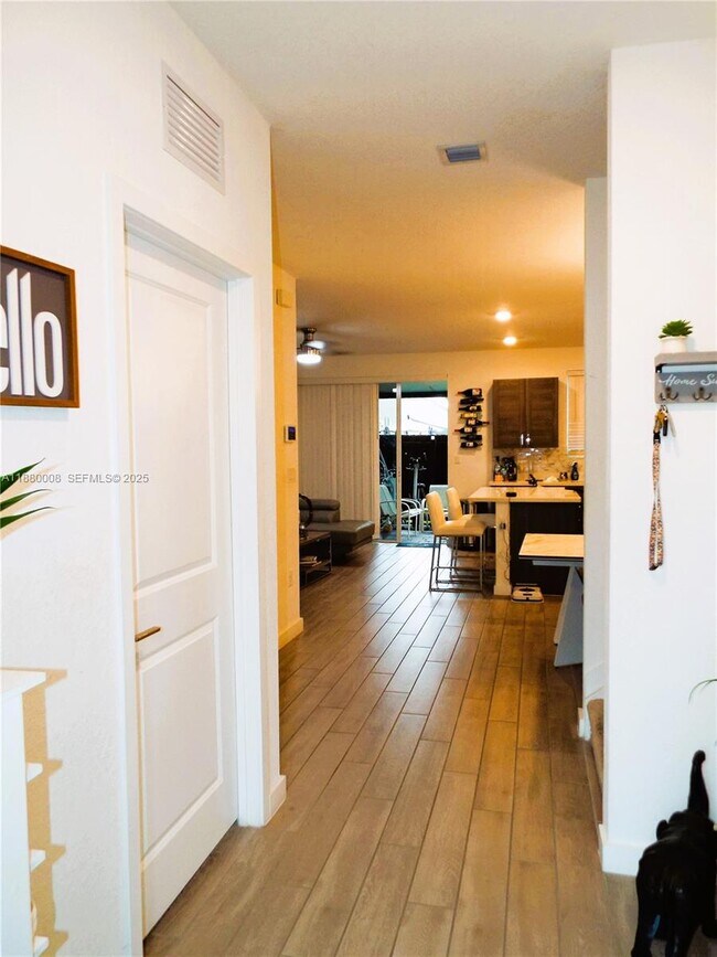 Building Photo - 2363 SE 11th St