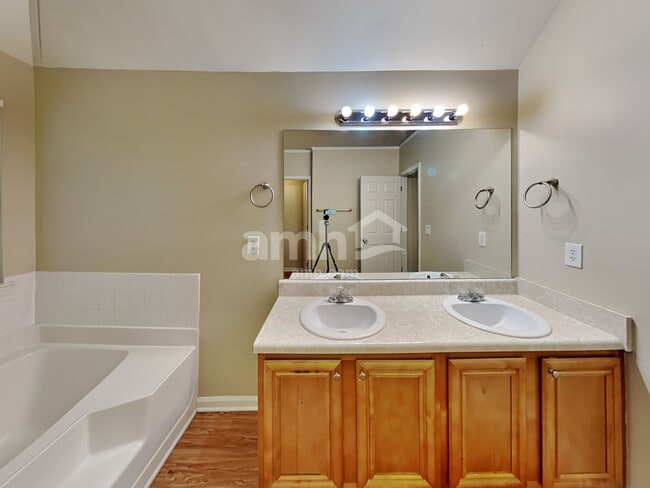 Building Photo - 67 Birchfield Ct