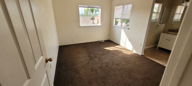Building Photo - Spacious 3-Bedroom Home in Tropics at Waik...