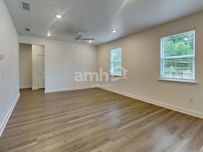 Building Photo - 1628 Aquamarine Dr