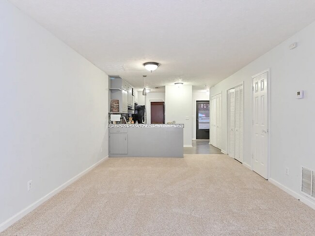 Building Photo - 123 Curtis Rd