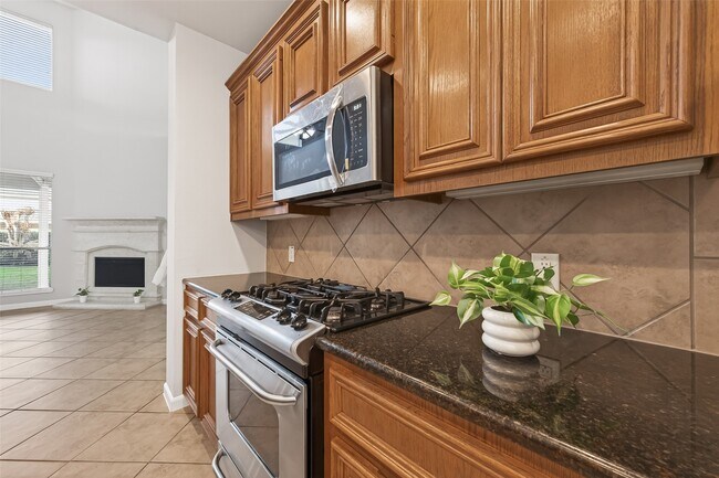 Building Photo - 8858 Distant Woods Dr