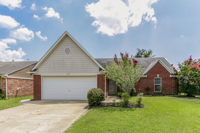 Building Photo - 10125 Oak Run Dr S