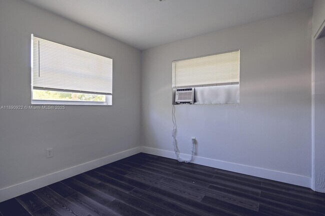 Building Photo - 26545 SW 137th Ave