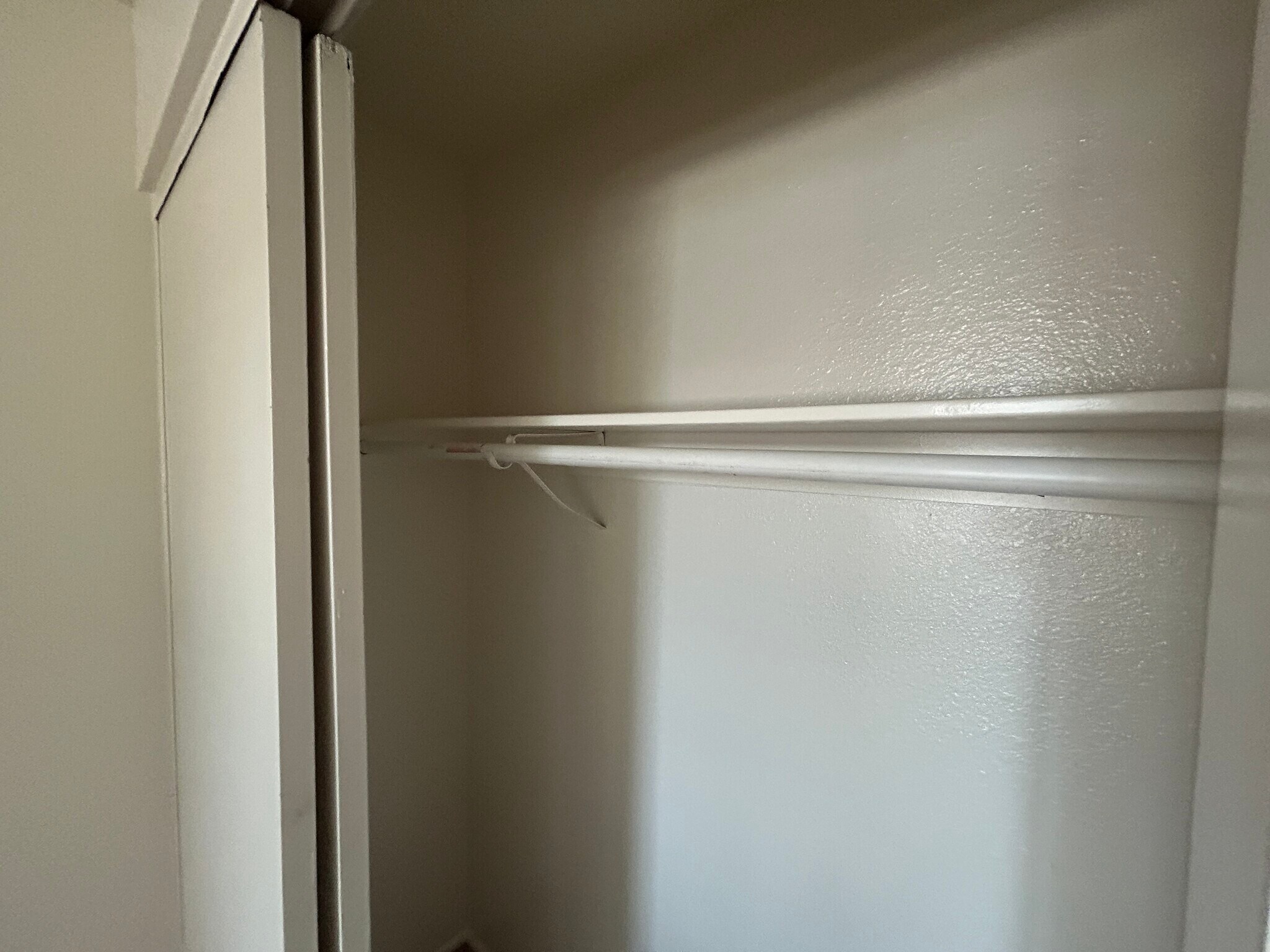 Building Photo - 4740 W Rose Ln