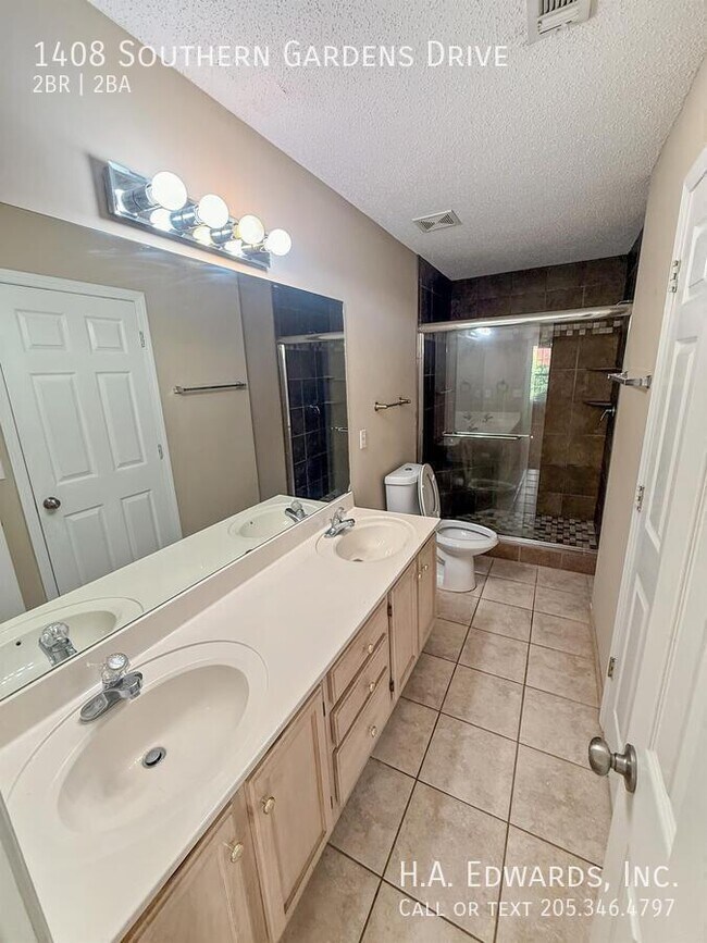 Building Photo - 1408 Southern Gardens Dr