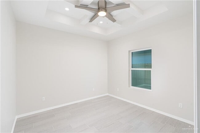 Building Photo - 16 Sherman St