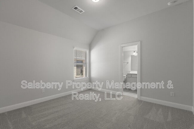 Building Photo - 2021 Daniel Dr