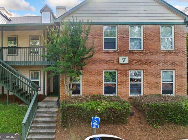 Building Photo - 717 Beaufort Cir