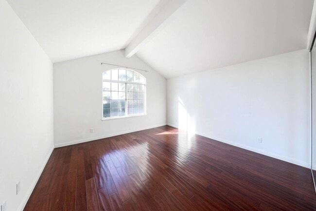Building Photo - Exceptional 5 bedroom home in Aliso Viejo