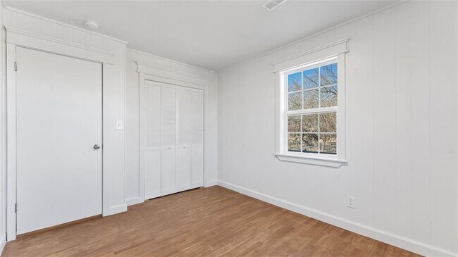 Building Photo - 5748 N Graham Rd