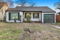 Building Photo - 2713 Mission St