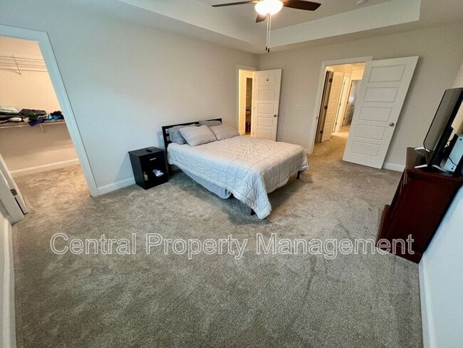 Building Photo - 16 Camden Wds Trl
