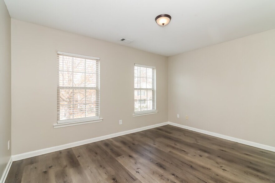 Building Photo - 206 Shaw Dr