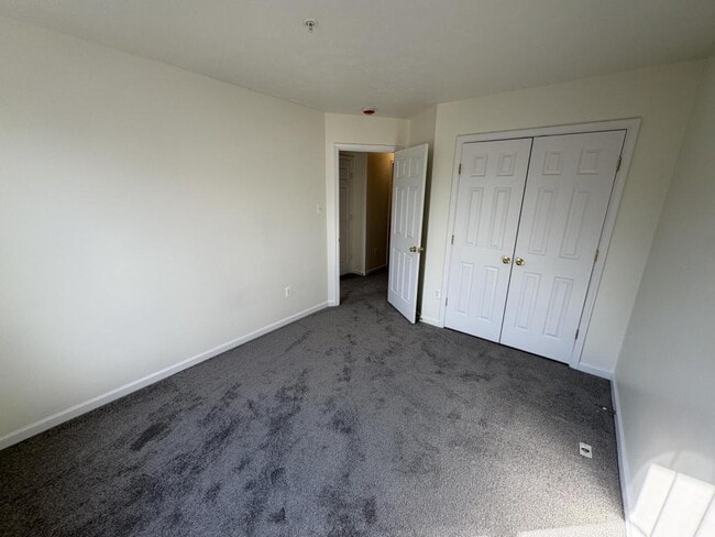 Building Photo - 1006 Hickam Rd