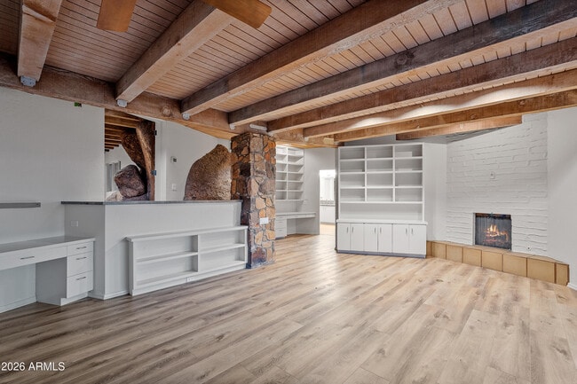 Building Photo - 6700 E Hawksnest Rd