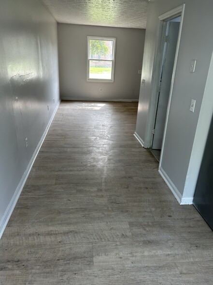 Building Photo - 309 Churchill Dr