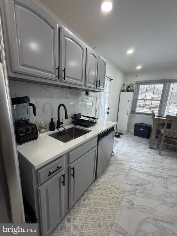 Building Photo - 15309 Alan Dr