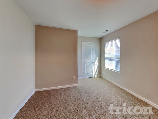 Building Photo - 324 Merigold Way