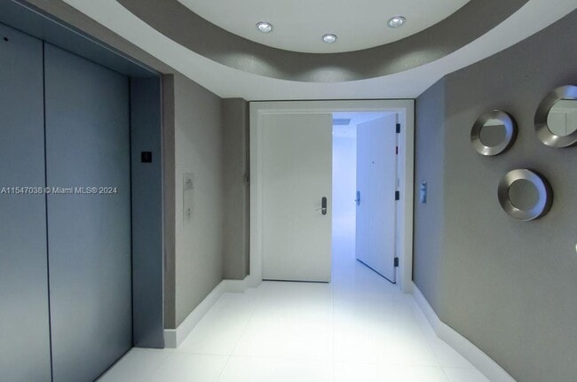 Building Photo - 17001 Collins Ave