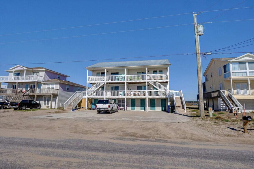 Building Photo - 237 Sea Shore Dr