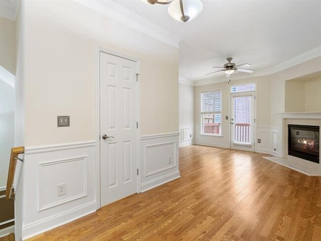 Building Photo - 205 16th St NW