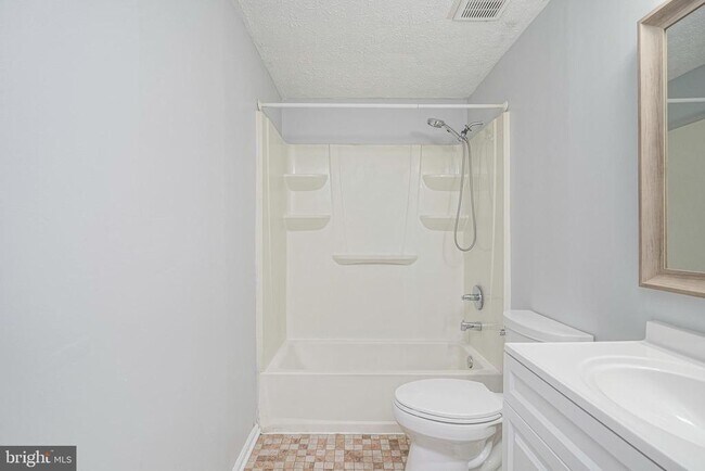 Building Photo - 53 Victoria Manor Ct