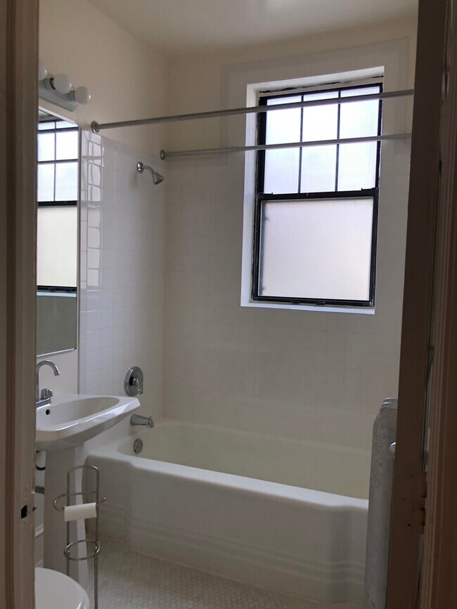 Building Photo - 1128 W Pratt Blvd