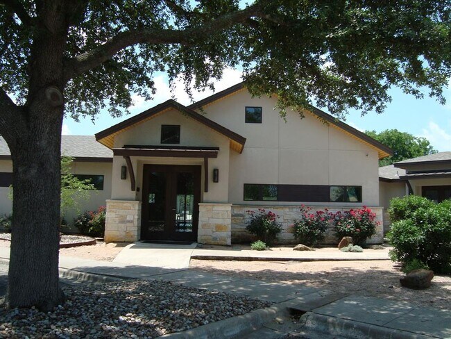 Building Photo - 1513 Cherokee Run