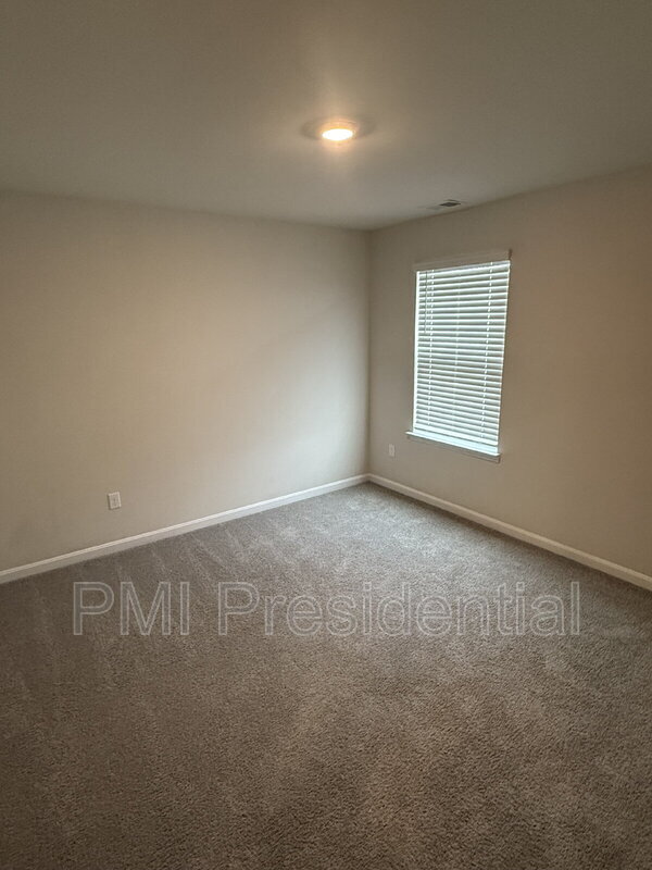 Building Photo - 11075 Chappell Crk Cir