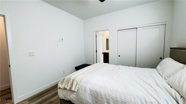 Building Photo - 9836 Starlight Ridge Ave