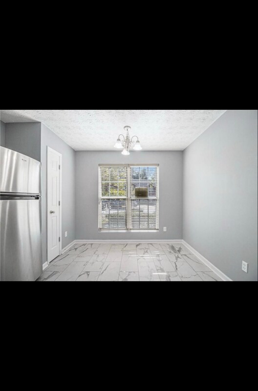 Building Photo - 2418 Piering Dr