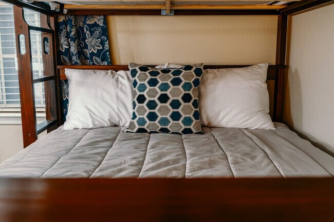 Building Photo - 1 Amesbury Dr