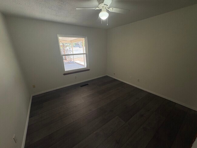 Building Photo - 7116 Ticonderoga Rd NE