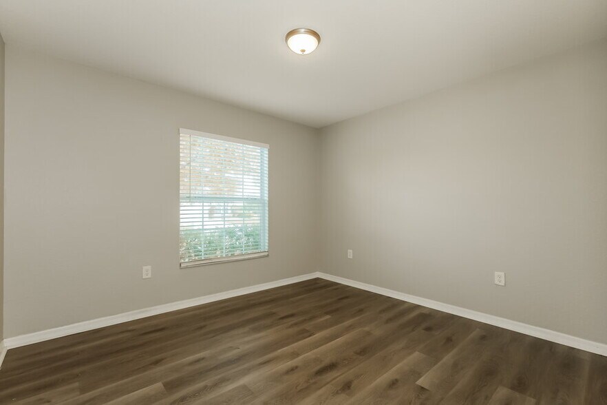 Building Photo - 11341 Southwind Lake Dr