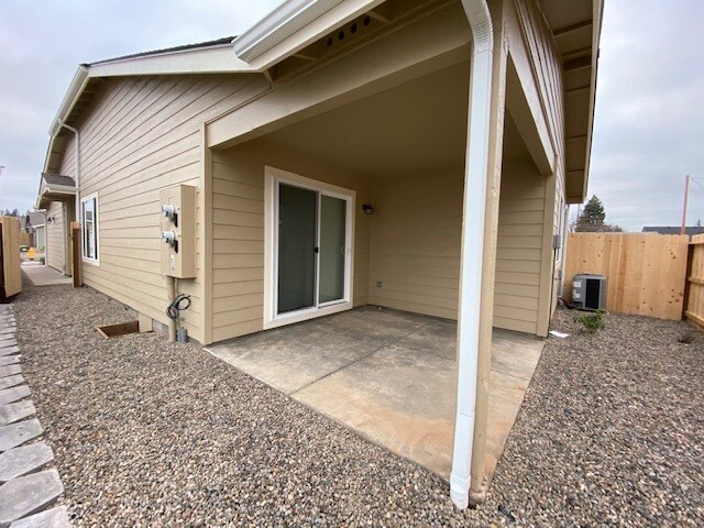 Building Photo - 2142 SW Mendi Way