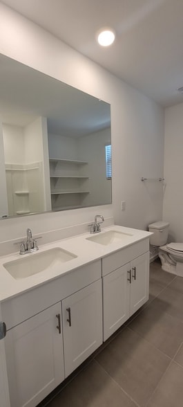 Building Photo - 20200 W Rancho Dr