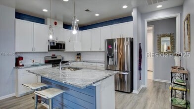 Building Photo - 231 Flip Flop Ct