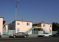 Building Photo - 108th