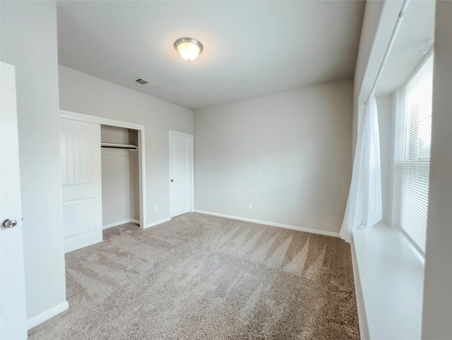 Building Photo - 7220 Wyoming Springs Dr