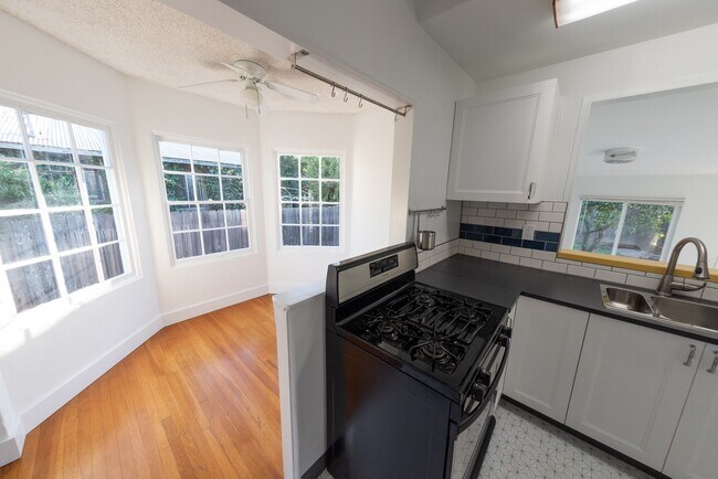 Building Photo - Newly remodeled 3 bedroom 1.5 Bath