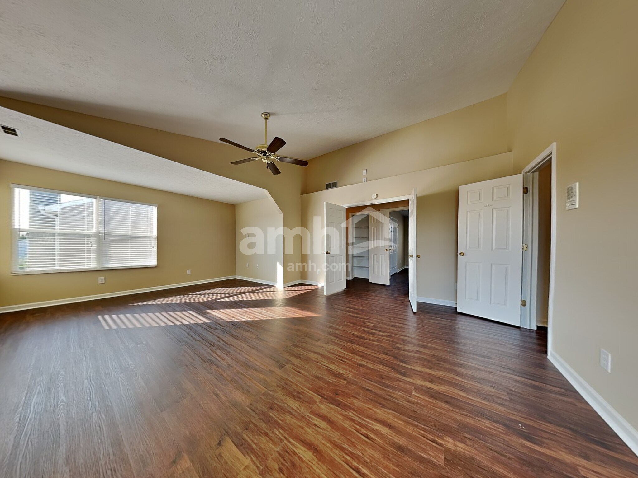 Building Photo - 3207 Creekshore Dr