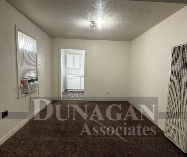Building Photo - PRICE REDUCED !! OPEN HOUSE ON 1/15 3:10-3:20 2 bed room 1 bath