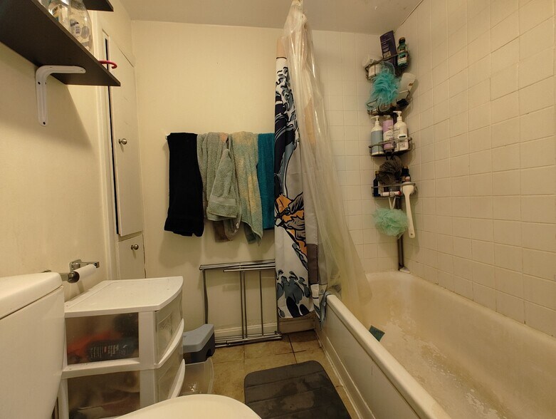 Building Photo - 9 Medford St