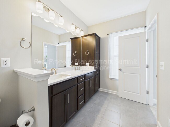 Building Photo - 3284 Charleston Blvd