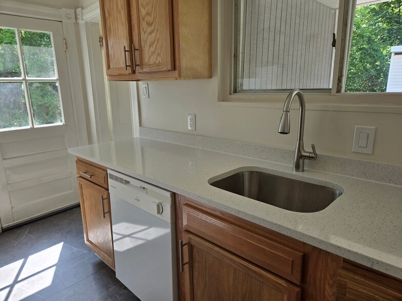 Building Photo - 8302 Potomac Ave