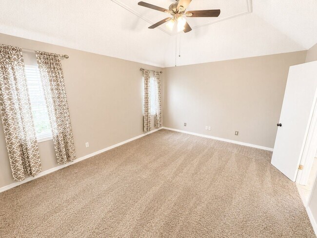 Building Photo - Greenacres Subdivision!