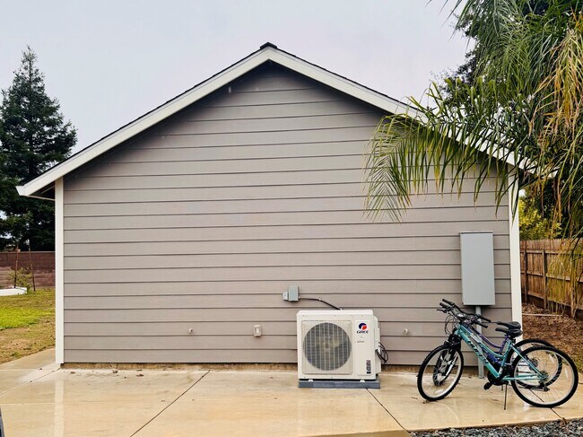 Building Photo - 7125 Bari Ct